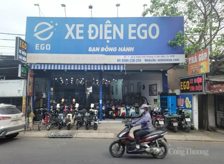 Cửa hàng xe điện Ego trên đường Phan Văn Hớn (huyện Hóc Môn). Ảnh chụp ngày 12/12/2024