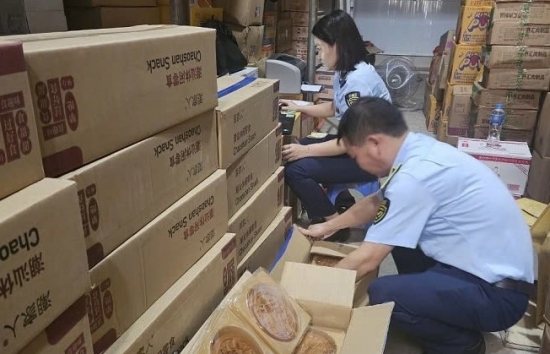 ha noi tieu huy gan 5000 banh trung thu nhap lau