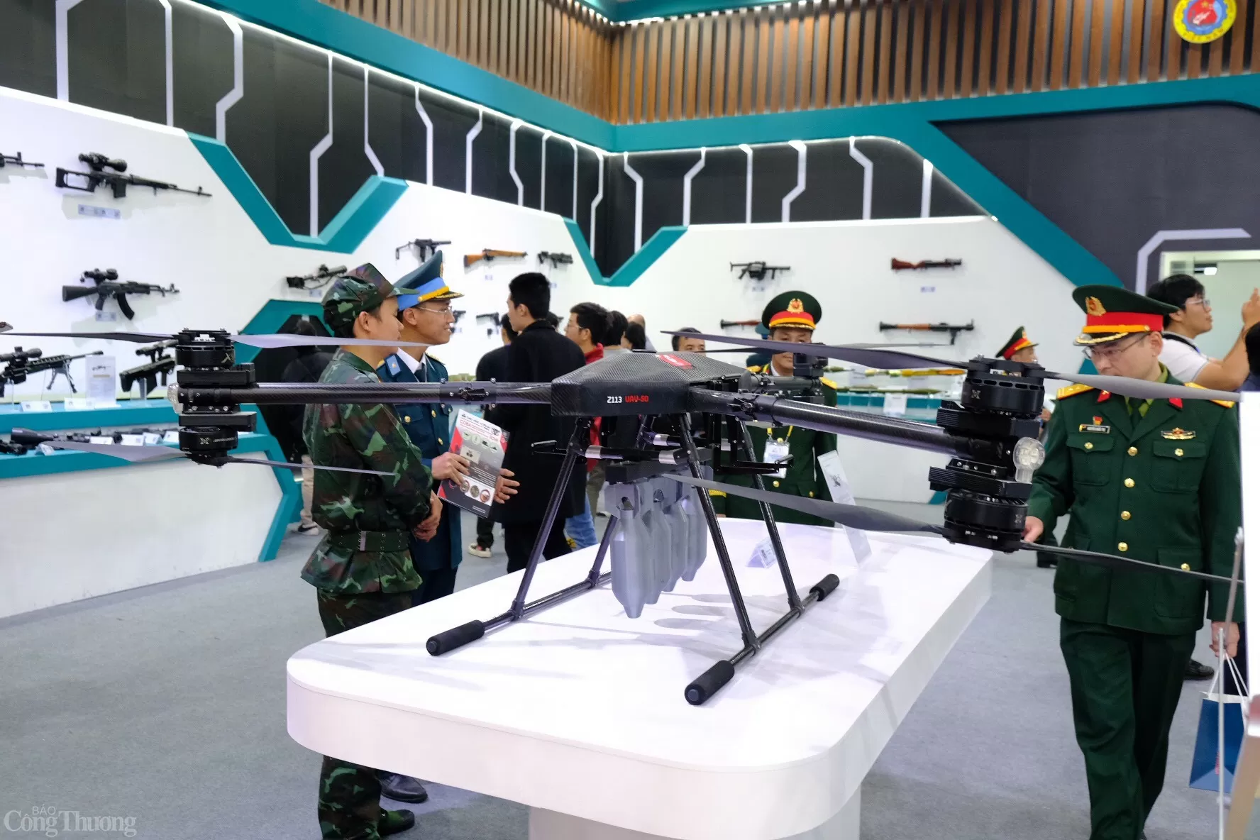 Triển lãm Quốc phòng quốc tế Việt Nam: Tự hào với dàn UAV, tàu quân sự, vũ khí made in Việt Nam