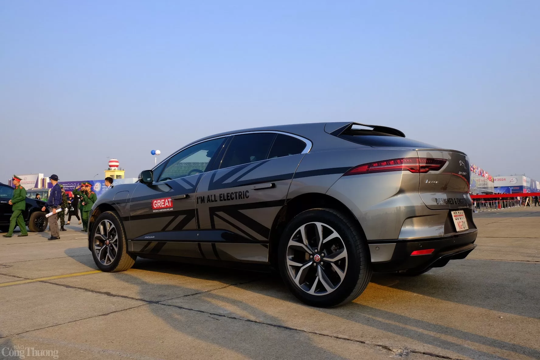 Jaguar I-Pace được trang bị nhiều công nghệ hiện đại nhằm đơn giản hóa trải nghiệm sử dụng xe điện. Ảnh: Trần Đình