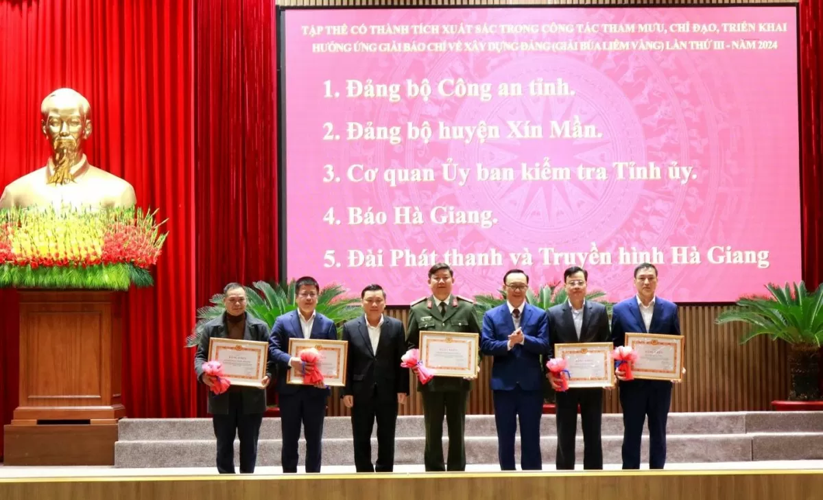 Hà Giang tổ chức lễ trao Giải báo chí về xây dựng Đảng, Cuộc thi Sáng tác, quảng bá các tác phẩm văn học, nghệ thuật, báo chí về chủ đề học tập và làm theo tư tưởng, đạo đức, phong cách Hồ Chí Minh