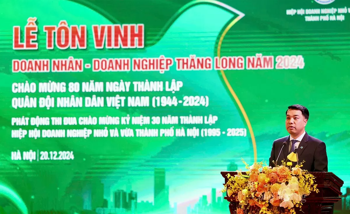 TS. Mạc Quốc Anh - Phó chủ tịch kiêm Tổng thư ký Hiệp hội Doanh nghiệp nhỏ và vừa TP Hà Nội phát biểu tại buổi lễ