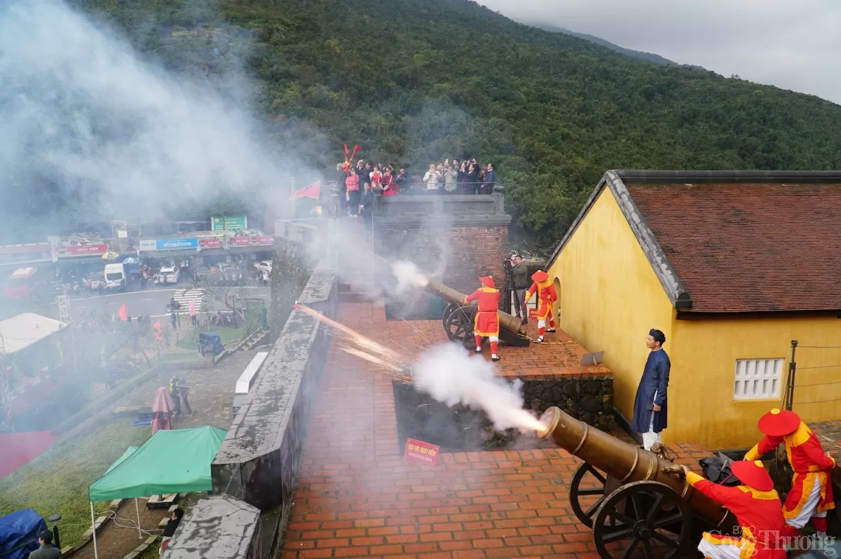 Màn hỏa pháo chào mừng chính thức hoàn thành dự án tu bổ di tích quốc gia Hải Vân Quan