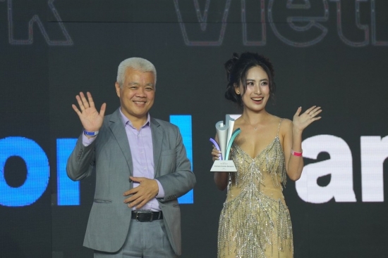 tiktok live fest 2024 vinh danh hang loat nha sang tao noi dung live