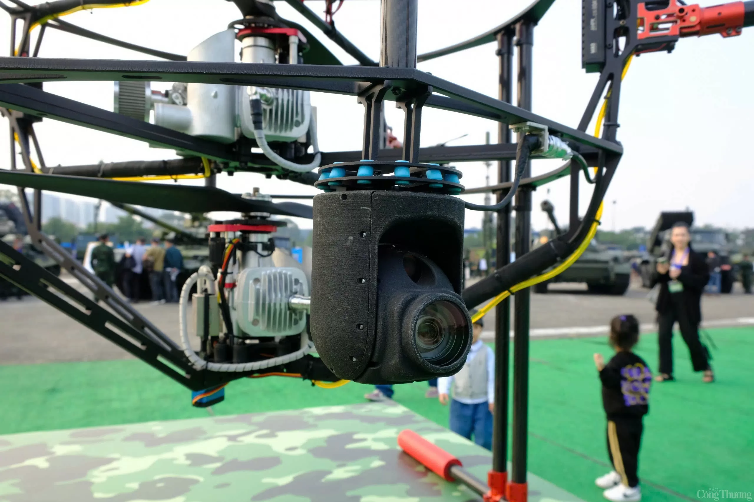 Triển lãm Quốc phòng quốc tế 2024: Mục sở thị dàn UAV ‘Made in Vietnam’