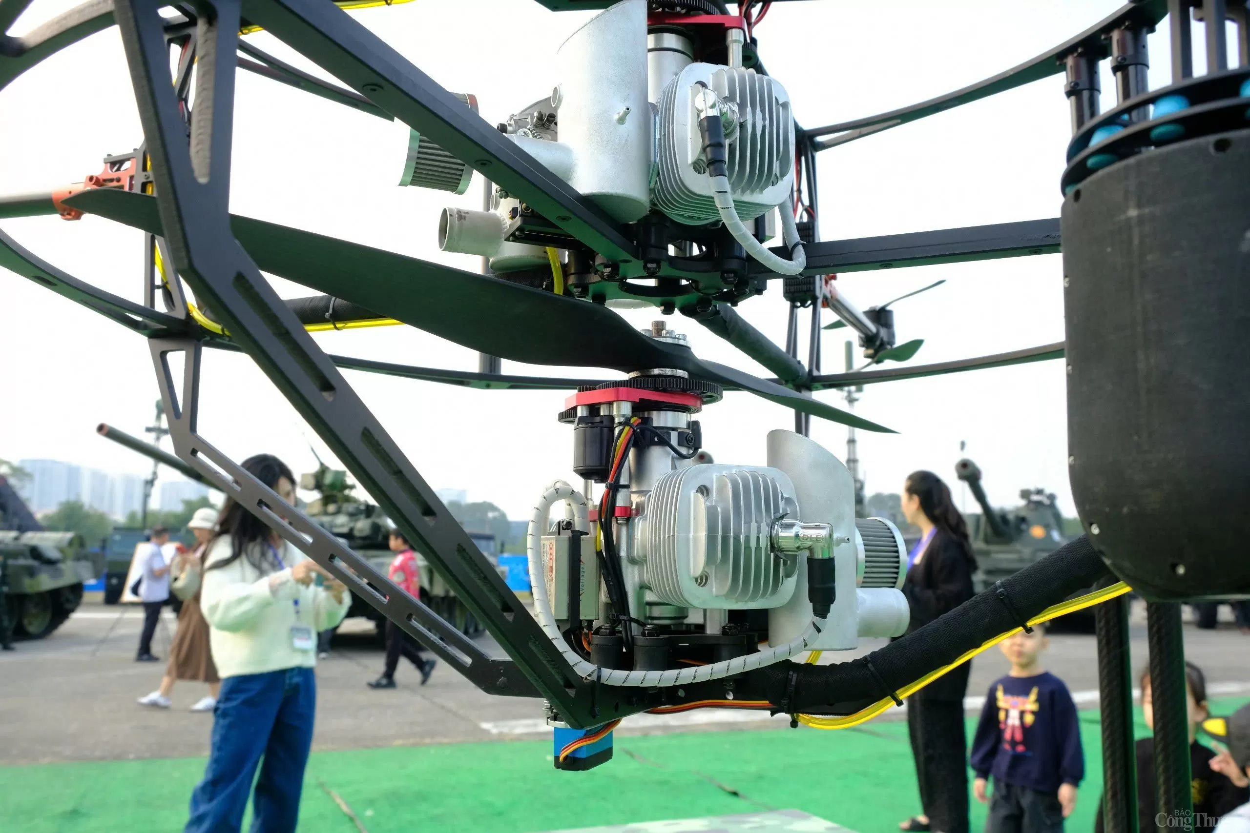 Triển lãm Quốc phòng quốc tế 2024: Mục sở thị dàn UAV ‘Made in Vietnam’