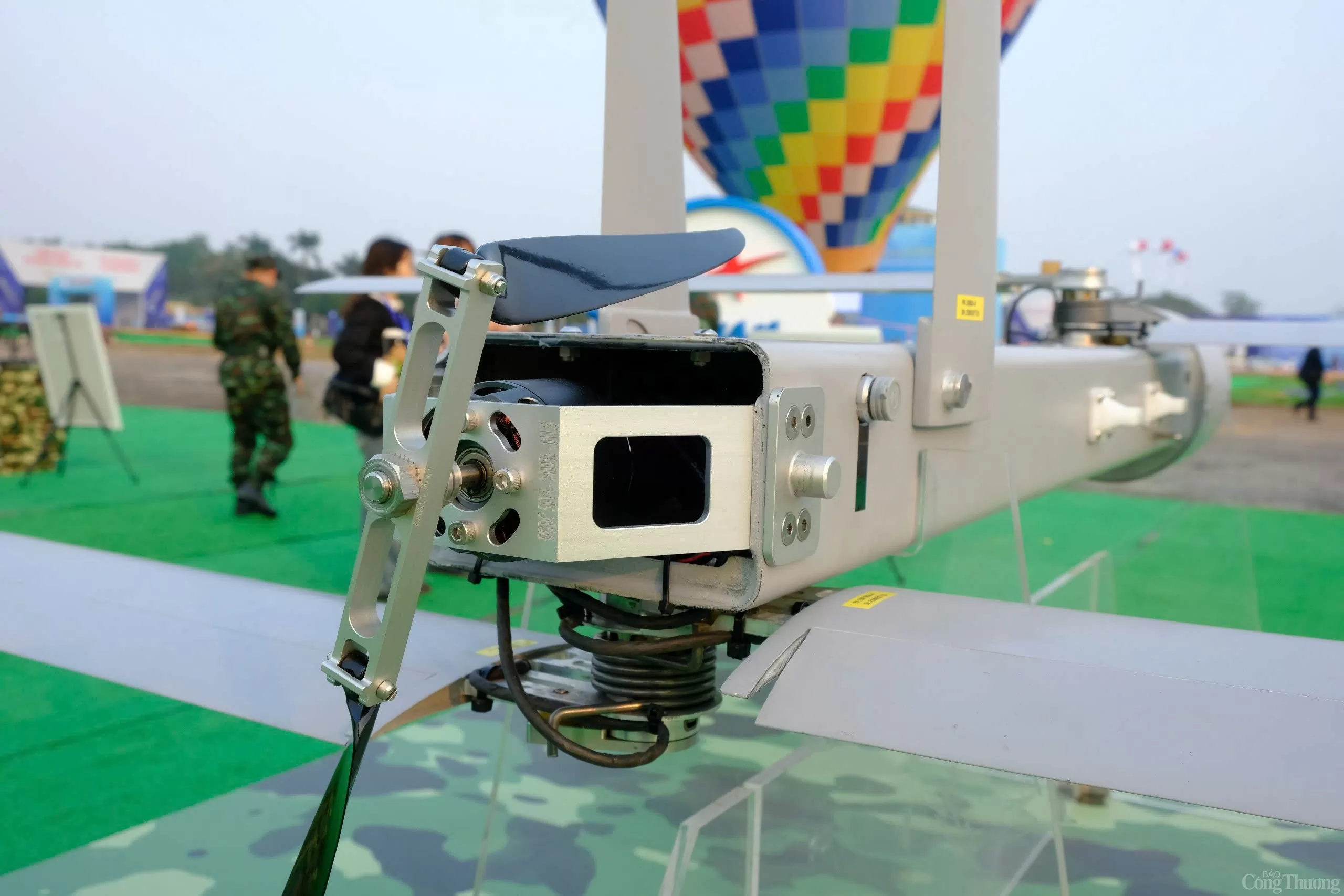 Triển lãm Quốc phòng quốc tế 2024: Mục sở thị dàn UAV ‘Made in Vietnam’