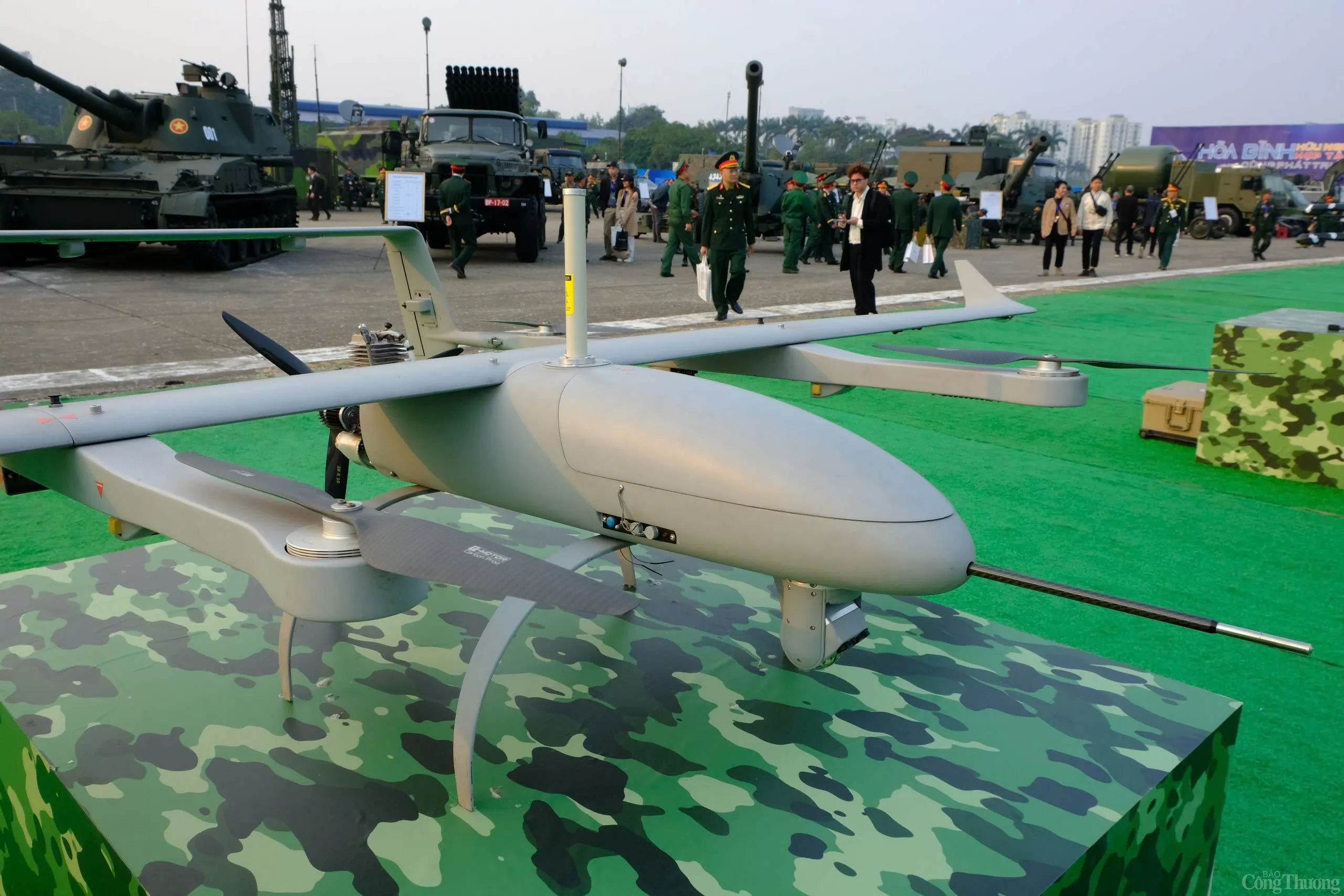 Triển lãm Quốc phòng quốc tế 2024: Mục sở thị dàn UAV ‘Made in Vietnam’