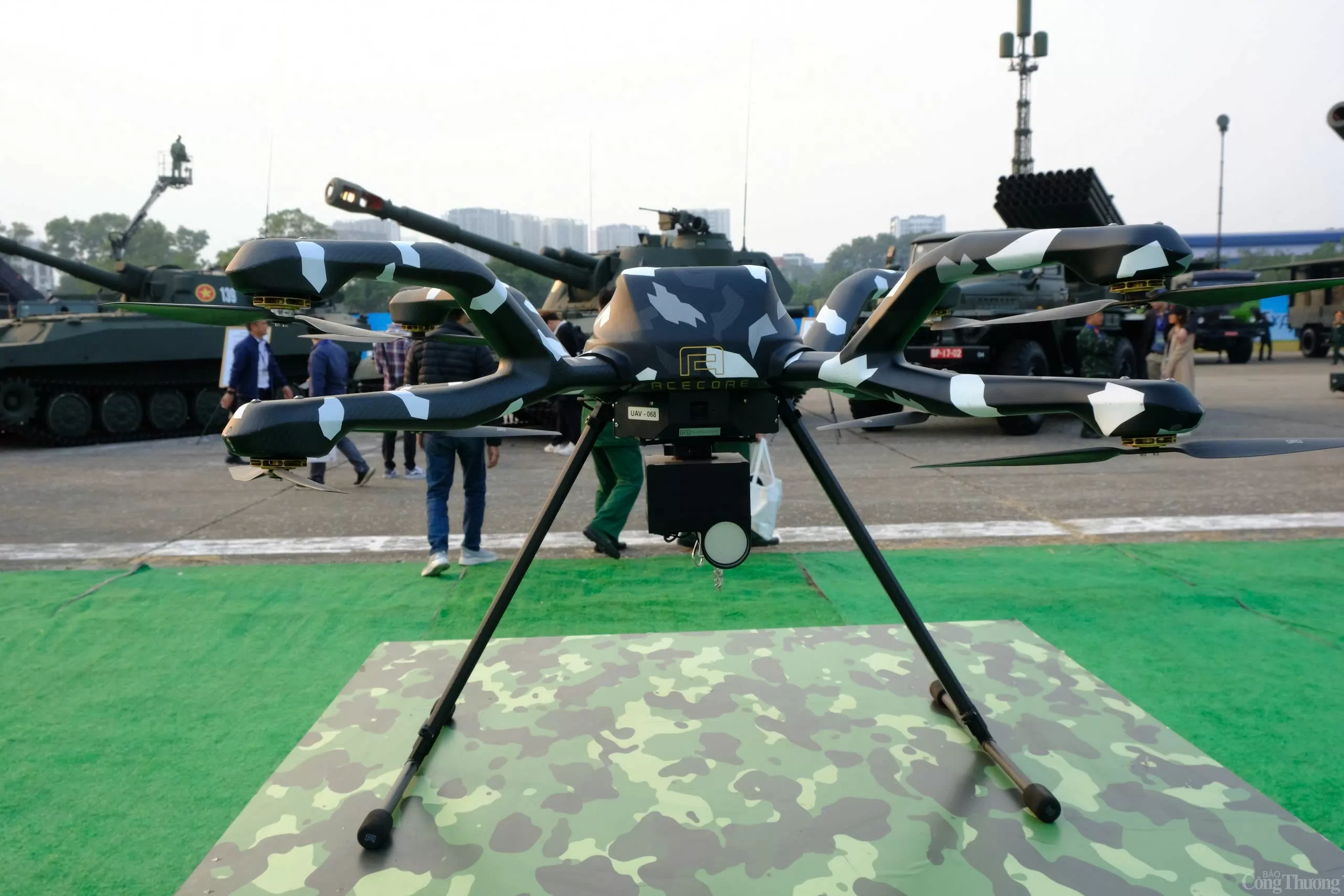 Triển lãm Quốc phòng quốc tế 2024: Mục sở thị dàn UAV ‘Made in Vietnam’