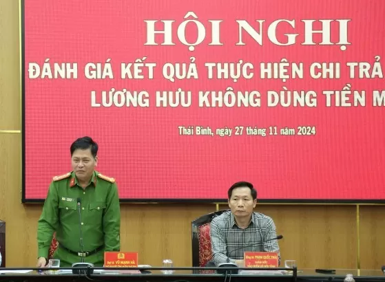 Đại tá Vũ Mạnh Hà, Phó Giám đốc Công an tỉnh, Tổ phó Tổ công tác Đề án 06 của tỉnh phát biểu tại hội nghị.