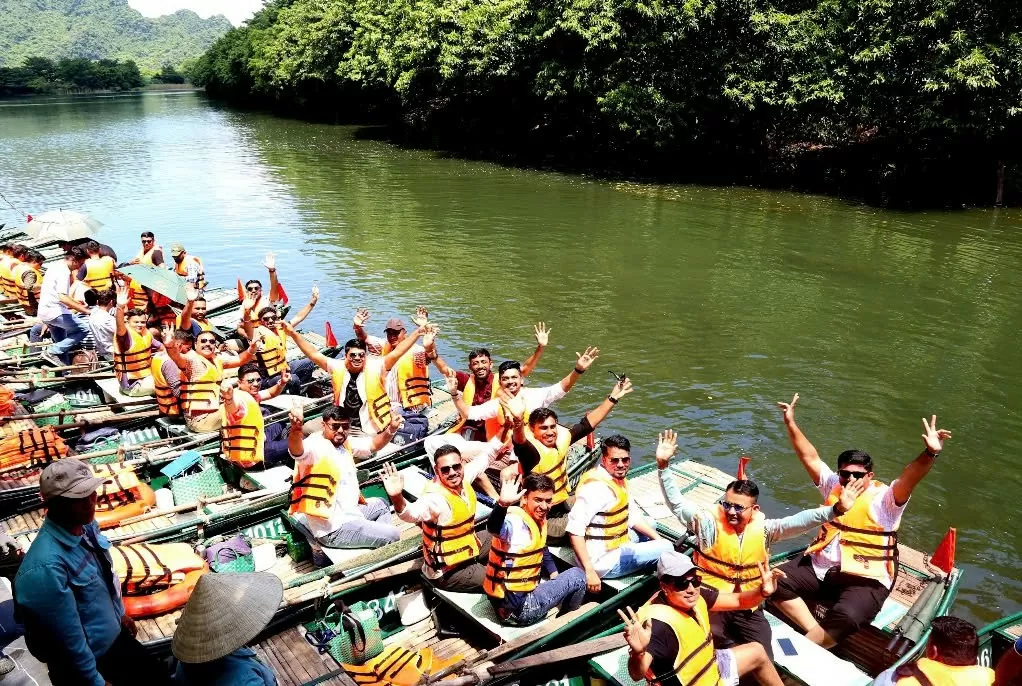 Khách du lịch quốc tế tại Ninh Bình. Ảnh: Hà Trang
