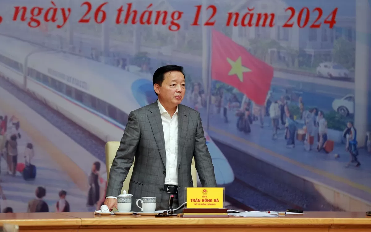 Phó Thủ tướng Trần Hồng Hà nêu rõ: Kế hoạch thực hiện dự án đầu tư đường sắt tốc độ cao trục Bắc-Nam phải rõ việc, rõ người, rõ bước đi khoa học, bài bản, đồng bộ, toàn diện, không "vừa làm, vừa chờ" - Ảnh: VGP/Đình Nam