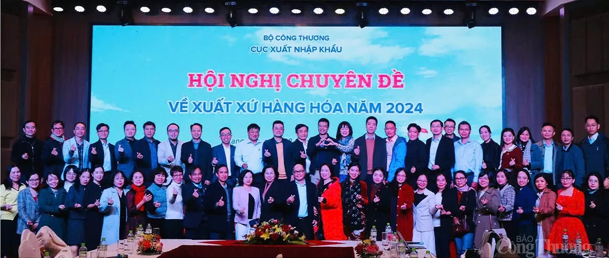 Các đại biểu tham dự Hội nghị chuyên đề về xuất xứ hàng hóa năm 2024 do Cục Xuất nhập khẩu (Bộ Công Thương) tổ chức sáng 28/12 tại Lạng Sơn