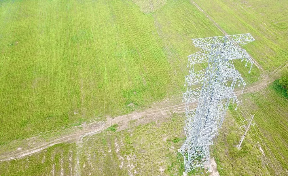 Đường dây 220kV Chơn Thành - Bến Cát đã được đóng điện thành công giúp tăng cường đảm bảo điện cho tỉnh Bình Dương