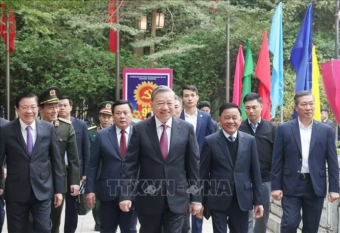 Tổng Bí thư Tô Lâm dâng hương tưởng niệm Chủ tịch Hồ Chí Minh tại Đền Chung Sơn và Khu di tích quốc gia Kim Liên