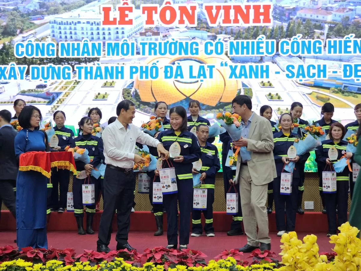 Đà Lạt tôn vinh công nhân môi trường có nhiều cống hiến