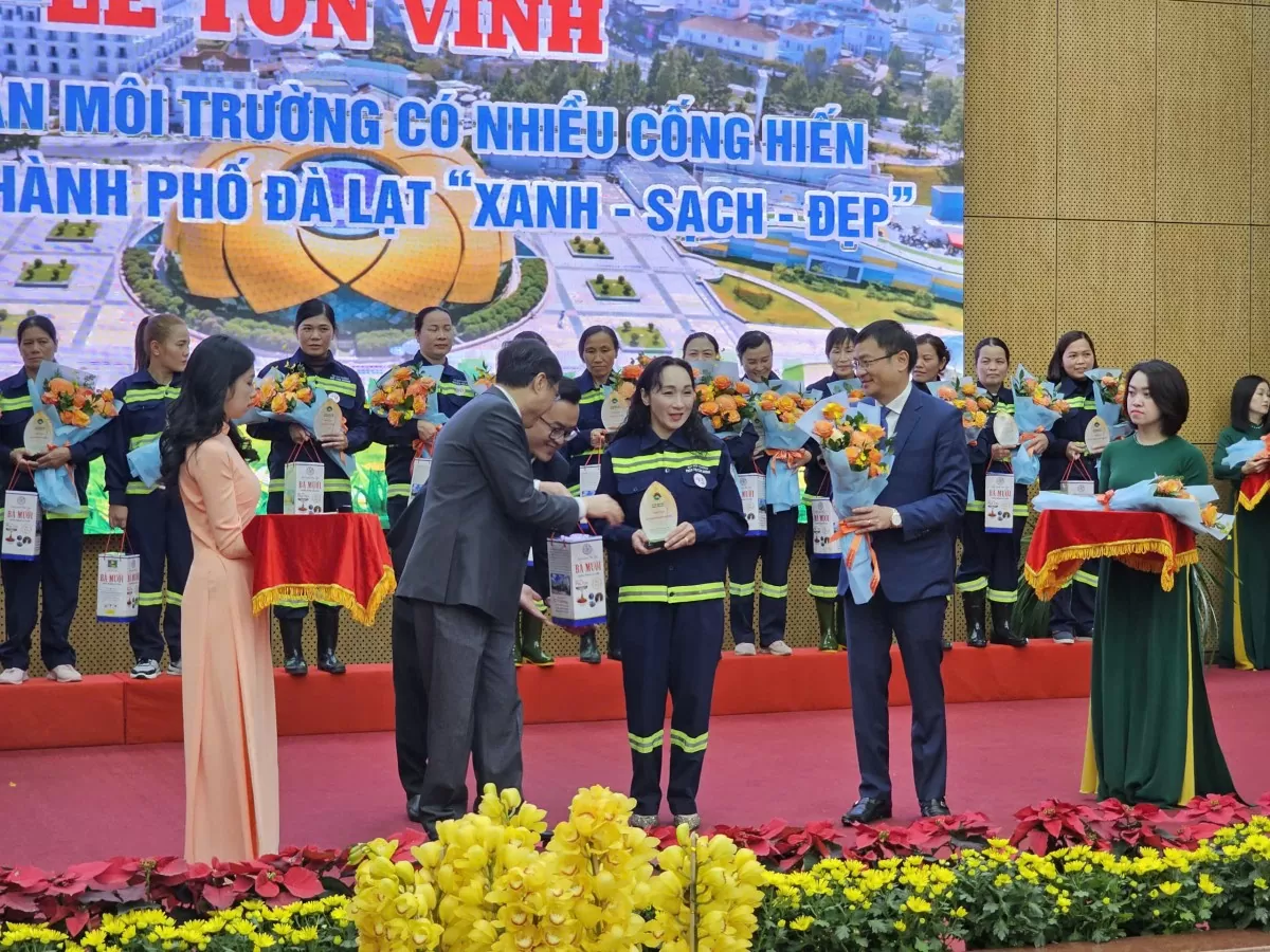 Đà Lạt tôn vinh công nhân môi trường có nhiều cống hiến