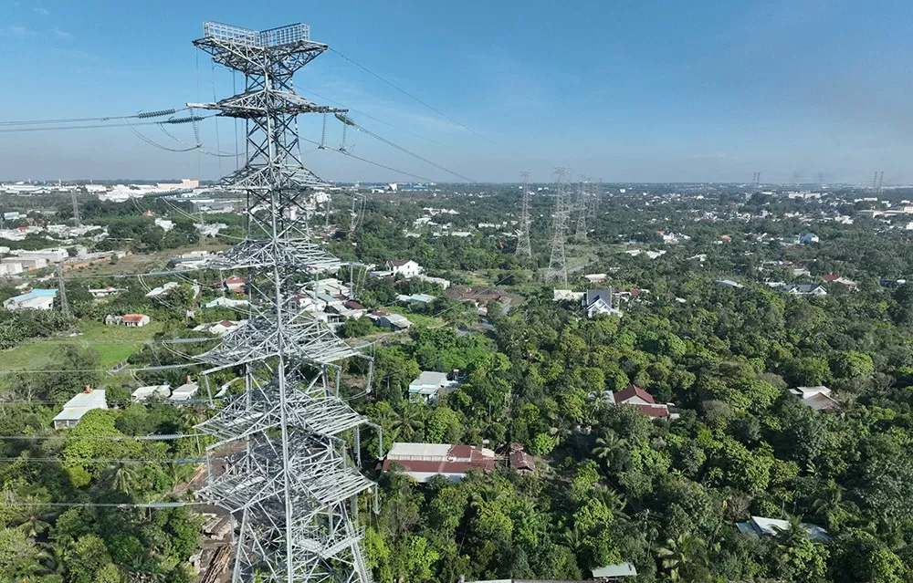 Đóng điện đường dây 220kV đấu nối TBA 500kV Long Thành