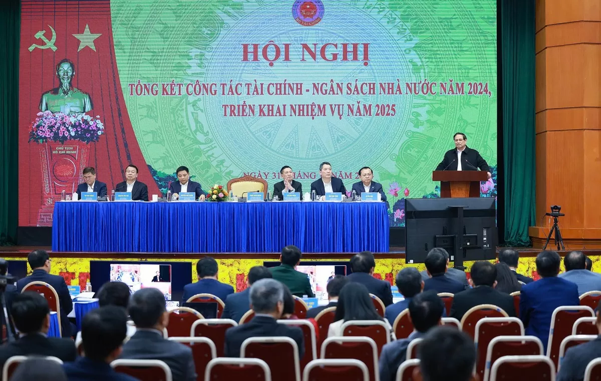 Thủ tướng Phạm Minh Chính dự hội nghị tổng kết công tác tài chính-ngân sách năm 2024 và triển khai nhiệm vụ năm 2025.