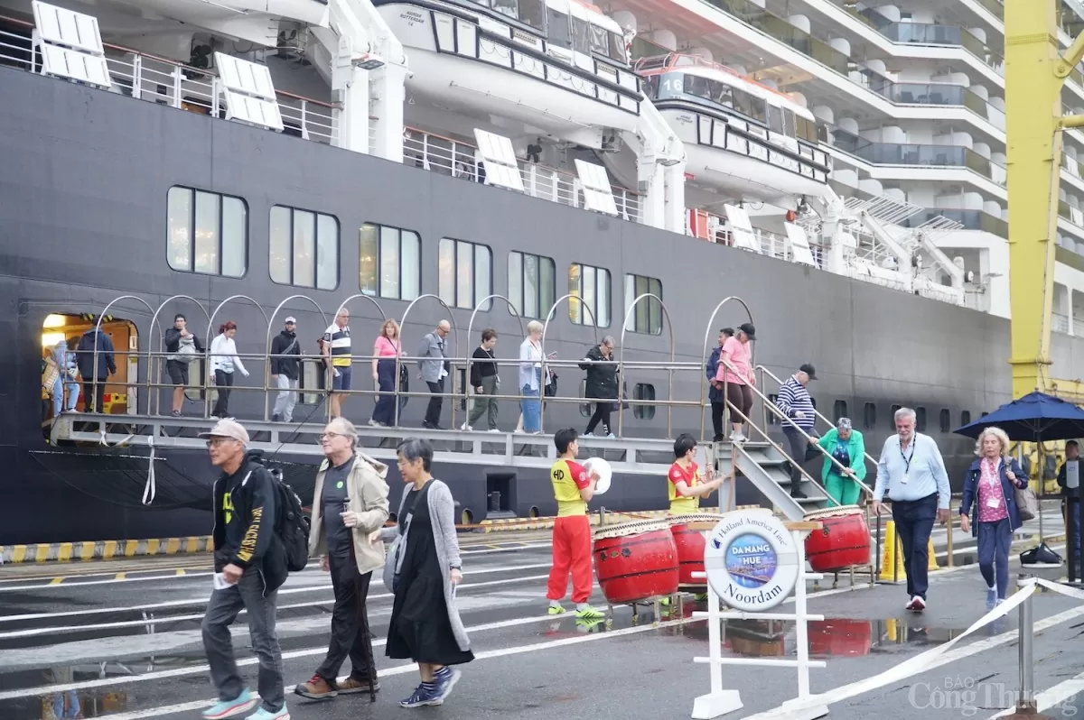 TP. Đà Nẵng đón gần 2.000 du khách quốc tế trên tàu Noordam 'mở hàng' du lịch thành phố năm 2025