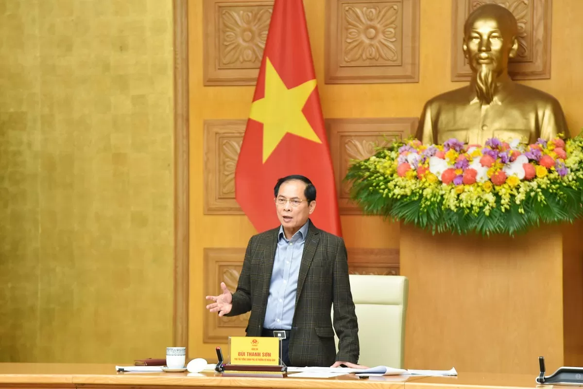 Phó Thủ tướng Bùi Thanh Sơn nhấn mạnh, công tác rà soát, đôn đốc triển khai các cam kết, thỏa thuận, dự án hợp tác đã ký kết, đề cập trong các hoạt động đối ngoại cấp cao là ưu tiên, quyết tâm cao của Chính phủ và toàn thể các lãnh đạo chủ chốt, lãnh đạo cấp cao của nước ta (Ảnh: VGP/Hải Minh)