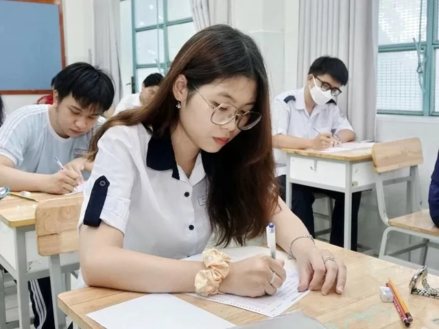 Thí sinh có chứng chỉ IELTS từ 4.0, TOEFL ITP 450 điểm, HSK cấp độ 3, JLPT cấp độ N3... sẽ được miễn thi Ngoại ngữ khi xét tốt nghiệp THPT 2025.
