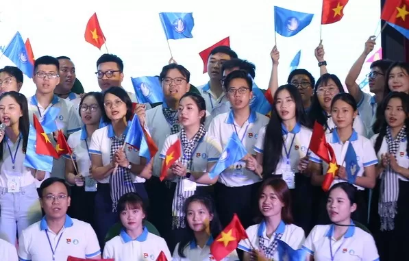 Thế hệ học sinh, sinh viên Việt Nam hôm nay nhận thức sâu sắc về trách nhiệm và sứ mệnh trong kỷ nguyên mới. Ảnh: Bảo Anh