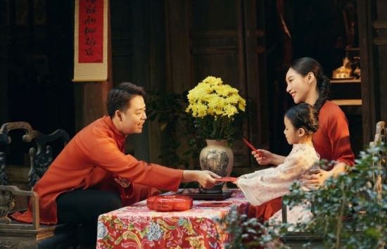 sao mai phuong mai gui thong diep doan vien trong mv tet