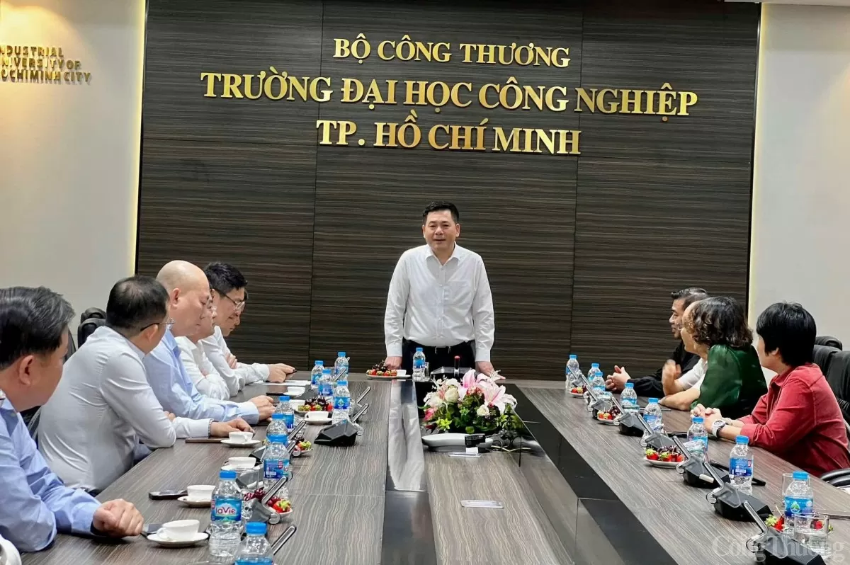 Bộ trưởng Nguyễn Hồng Diên: Đổi mới đào tạo vì sứ mệnh tiên phong