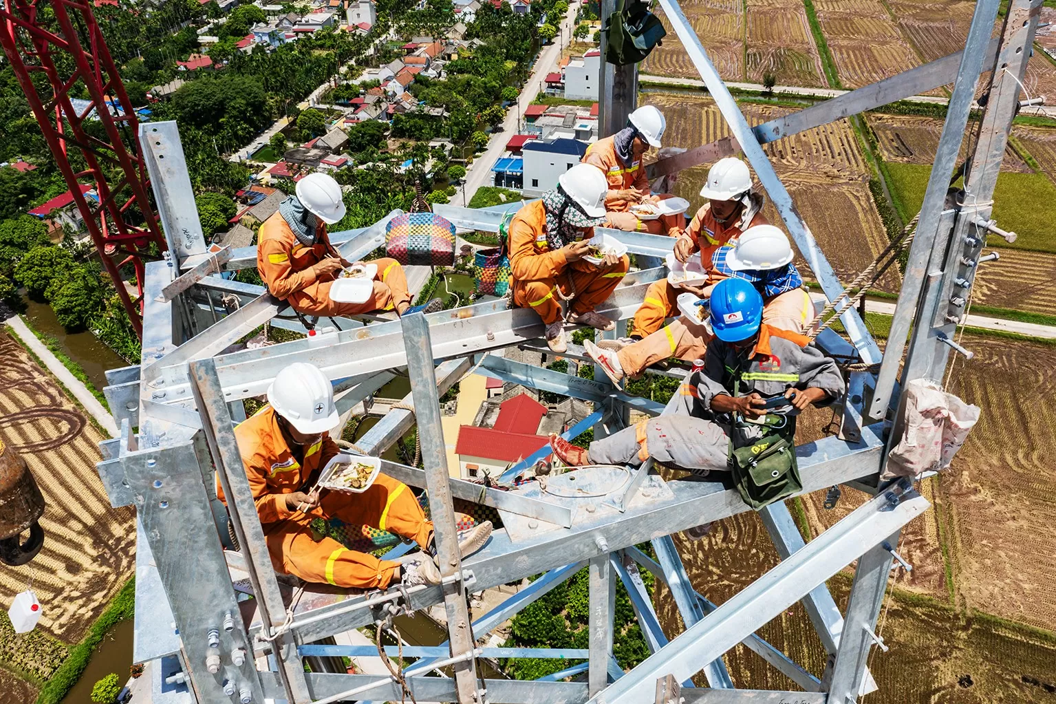Hiệu quả từ chống lãng phí trong đầu tư của EVN