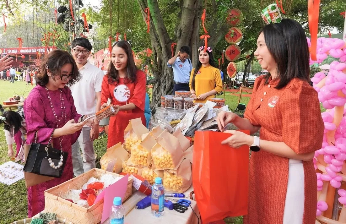Sôi động chương trình 'Xuân nghĩa tình Dầu khí - Tết ấm áp sẻ chia'