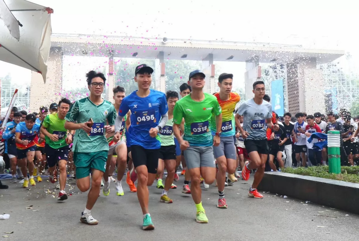 Giải chạy Connect Fest thu hút hơn 1.000 học sinh, sinh viên tham gia. Ảnh: Hoàng Ngọc
