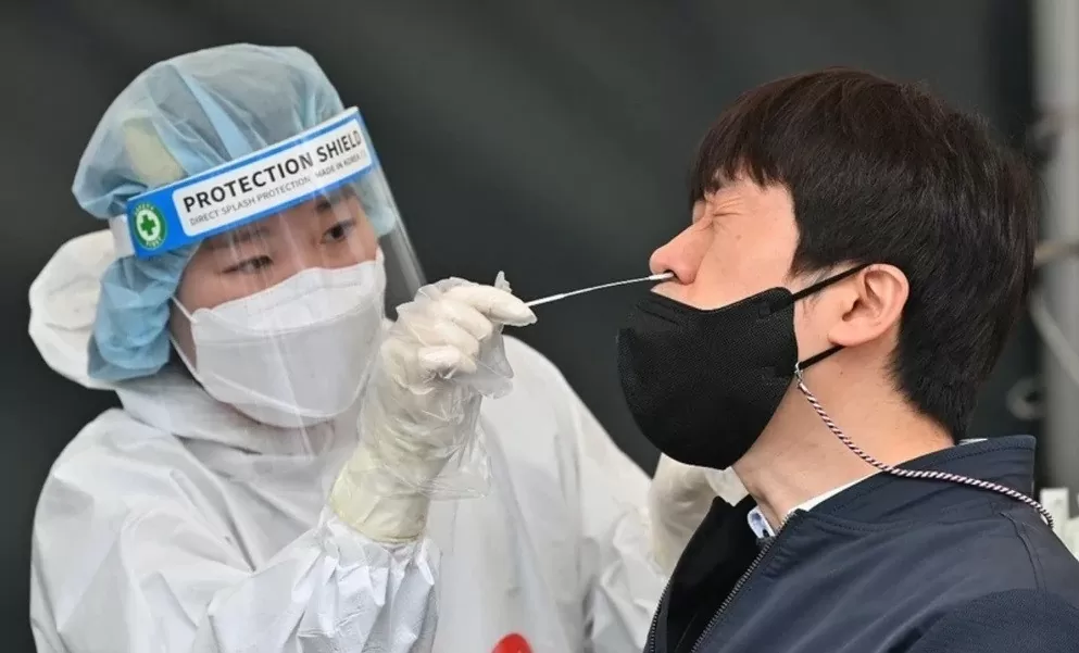 Số ca nhiễm vi rút metapneumovirus ở người (HMPV) đang tăng ở Trung Quốc - Ảnh: REUTERS