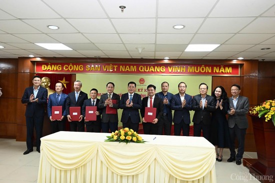 ky hop tac truyen thong toan dien giua bao cong thuong va mot so don vi