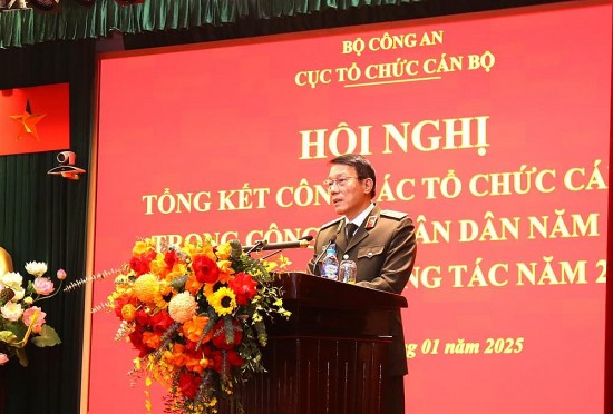 bo truong bo cong an cong tac to chuc can bo phai guong mau di dau ve tinh gon bo may