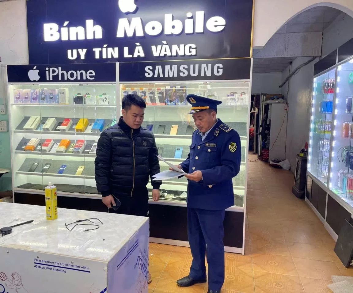 Hà Giang: Tạm giữ 105 sản phẩm giả mạo nhãn hiệu Apple