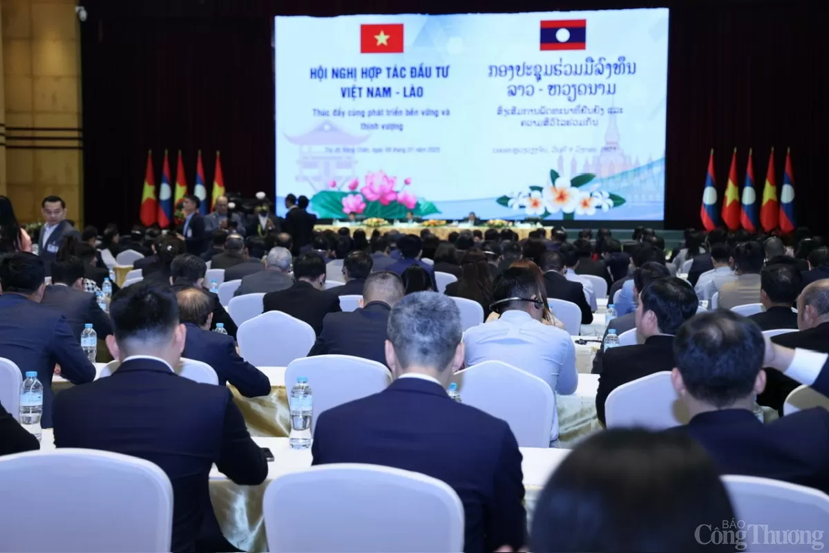 Thủ tướng kêu gọi '8 cùng' đưa hợp tác thương mại, đầu tư Việt - Lào tăng trưởng đột phá