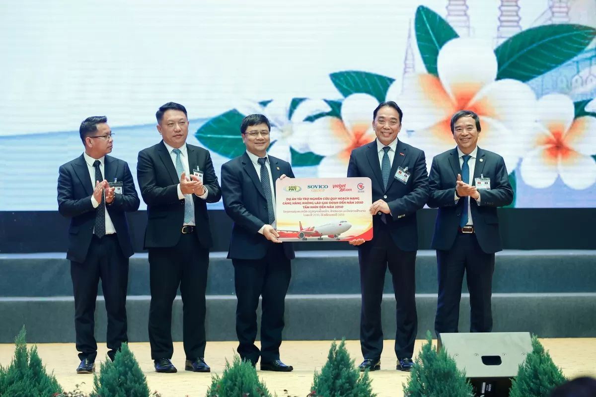 Thủ tướng kêu gọi '8 cùng' đưa hợp tác thương mại, đầu tư Việt - Lào tăng trưởng đột phá