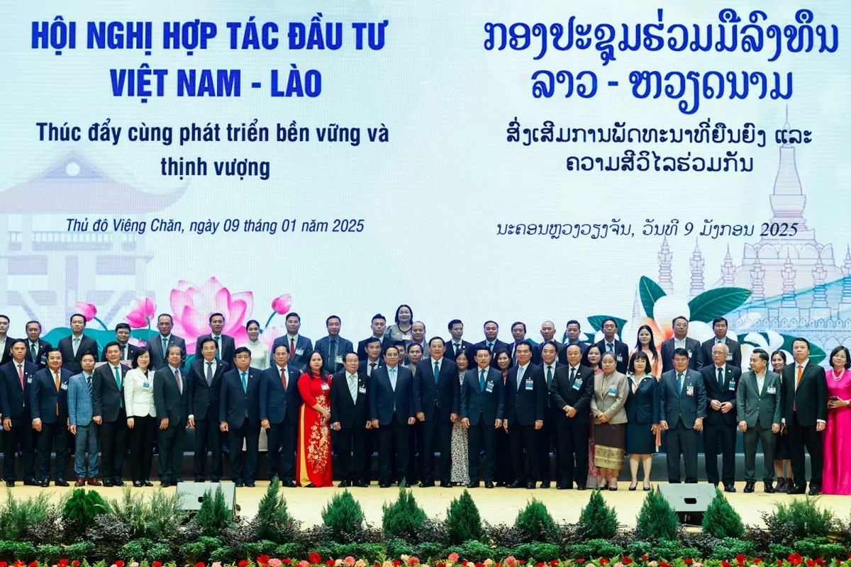 Thủ tướng kêu gọi '8 cùng' đưa hợp tác thương mại, đầu tư Việt - Lào tăng trưởng đột phá