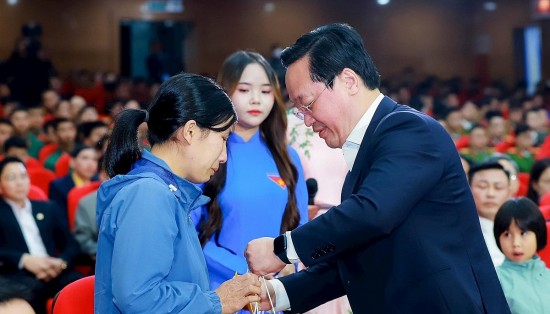hon 132 ty dong ung ho chuong trinh nghia tinh dong lam