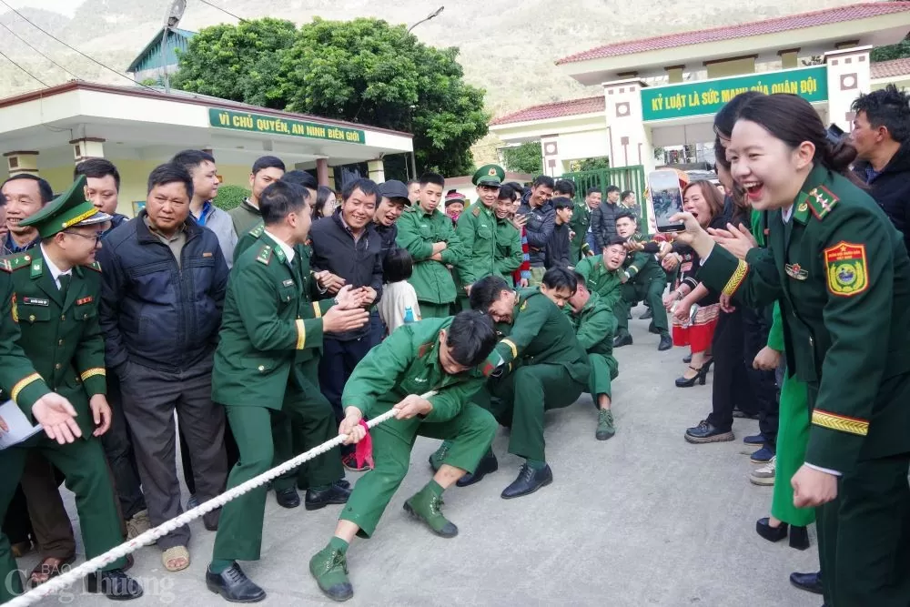 Ấm áp Chương trình 'Xuân biên phòng ấm lòng dân bản'