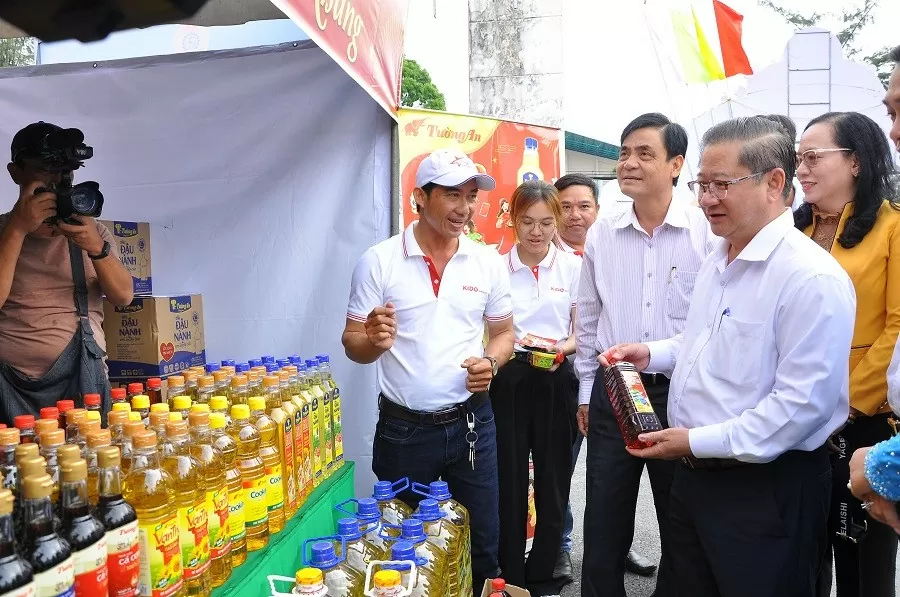 Cần Thơ: Trao quà Tết cho đoàn viên và người lao động