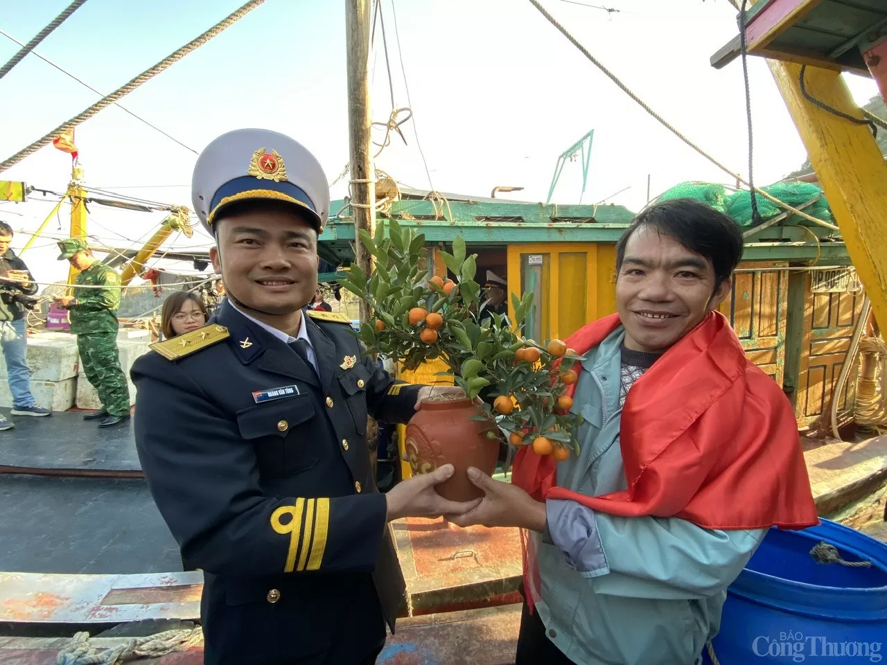 Hành trình mang Xuân đến Bạch Long Vĩ và Cát Bà