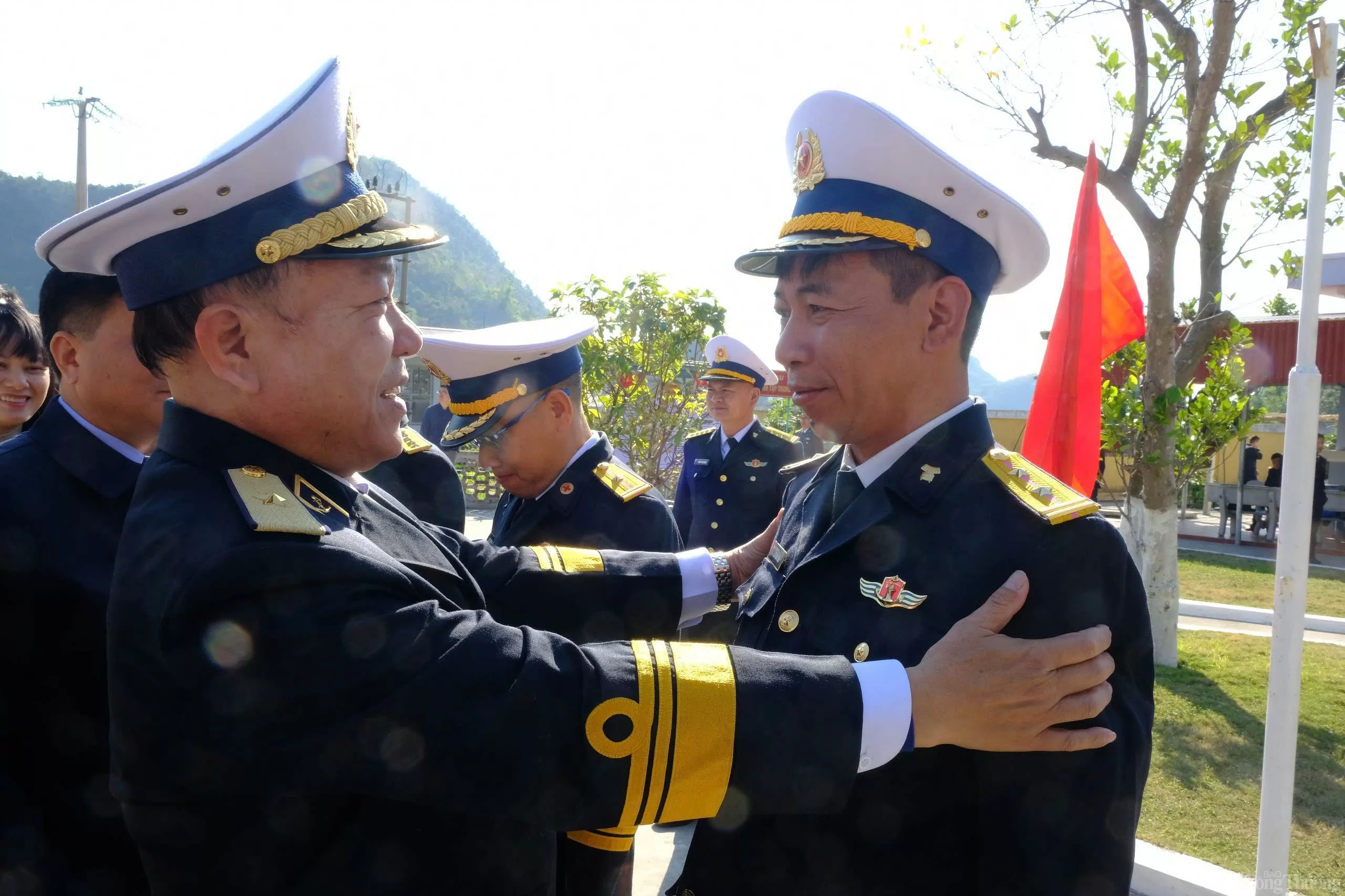 Hành trình mang Xuân đến Bạch Long Vĩ và Cát Bà