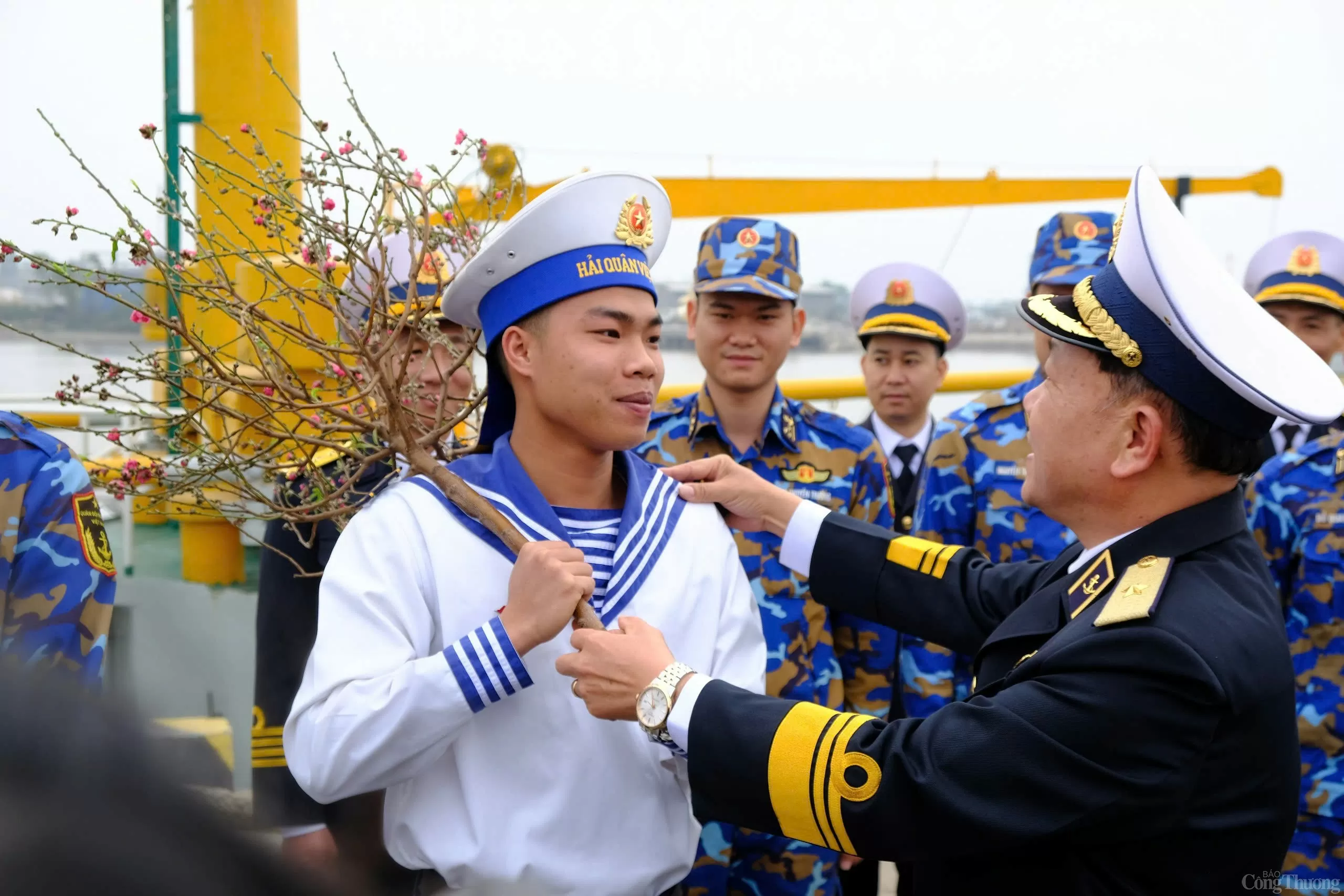 Hành trình mang Xuân đến Bạch Long Vĩ và Cát Bà