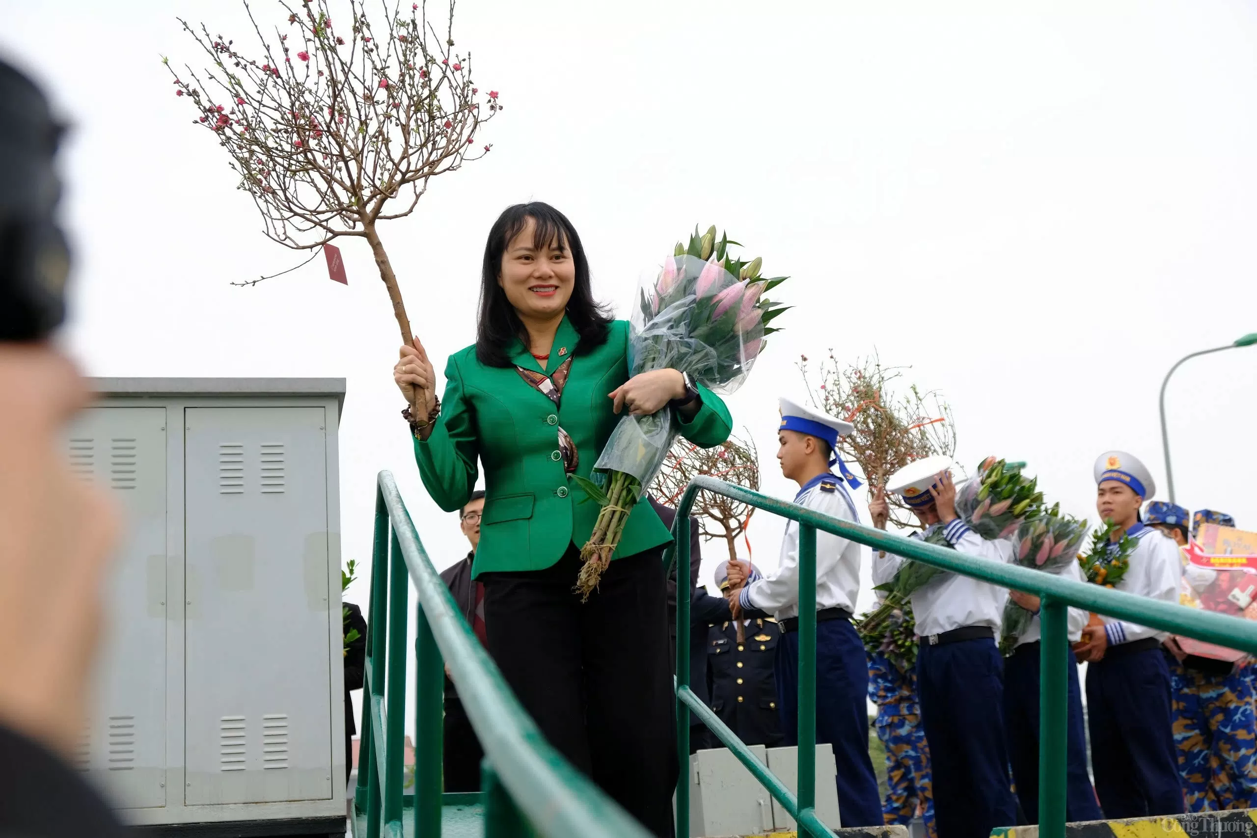 Hành trình mang Xuân đến Bạch Long Vĩ và Cát Bà