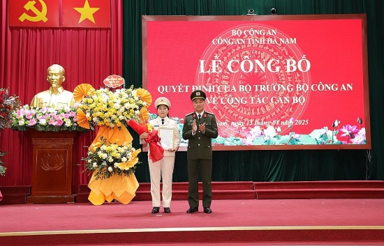 tin nhan su 141 bo nhiem nu lanh dao cong an tinh