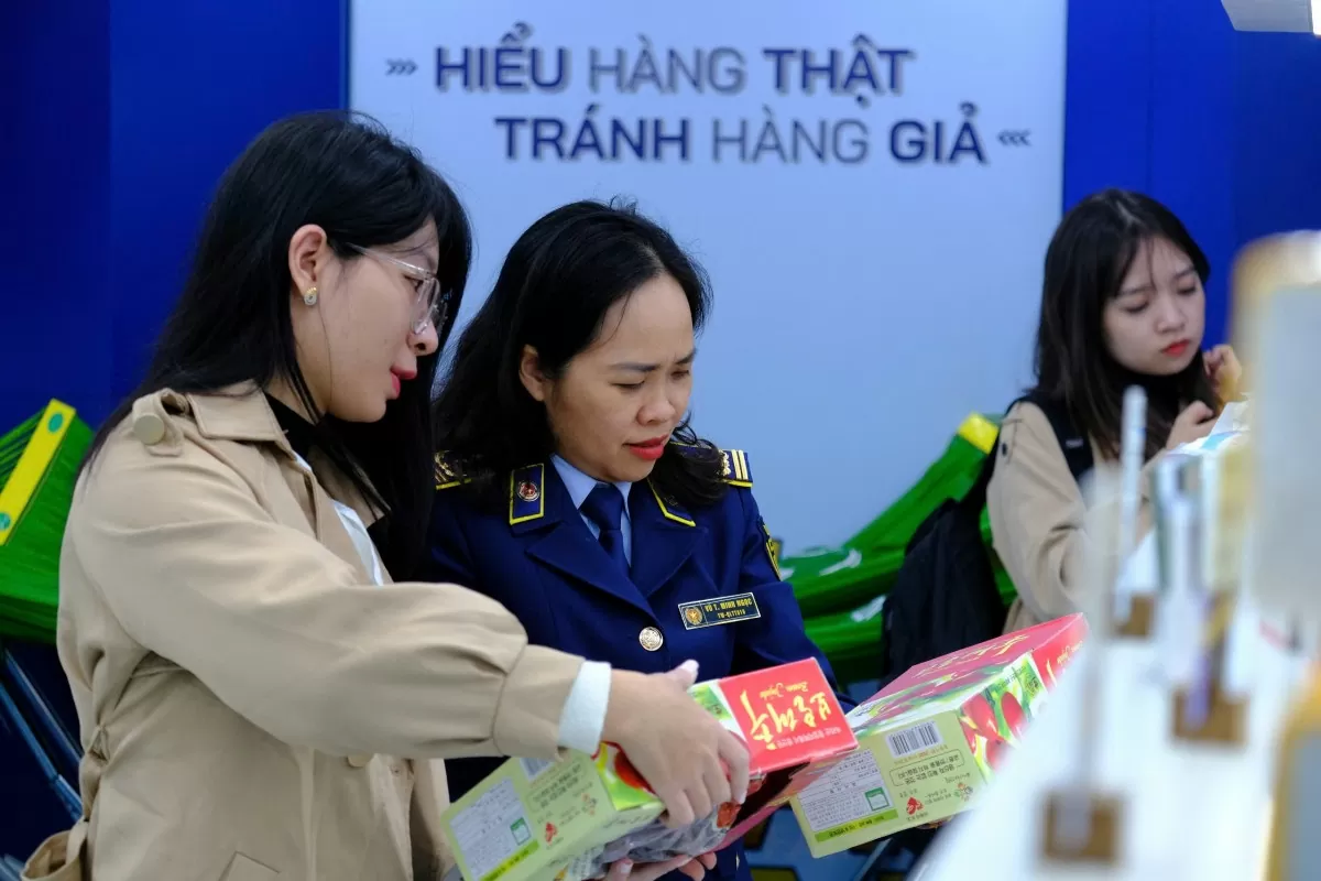 Hà Nội: Mở cửa Phòng trưng bày phân biệt hàng thật-hàng giả