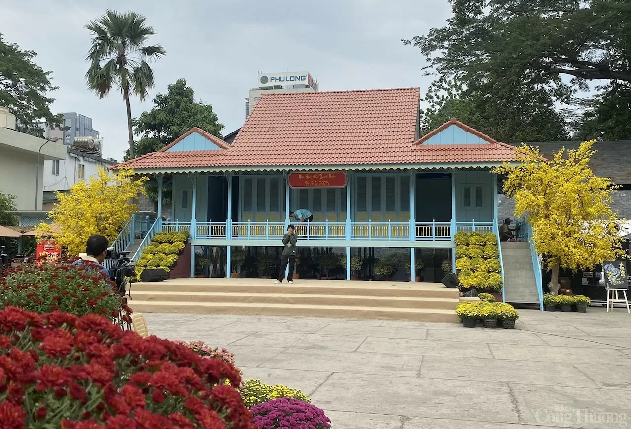 Không khí mùa xuân đang về tại Lễ hội Tết Việt
