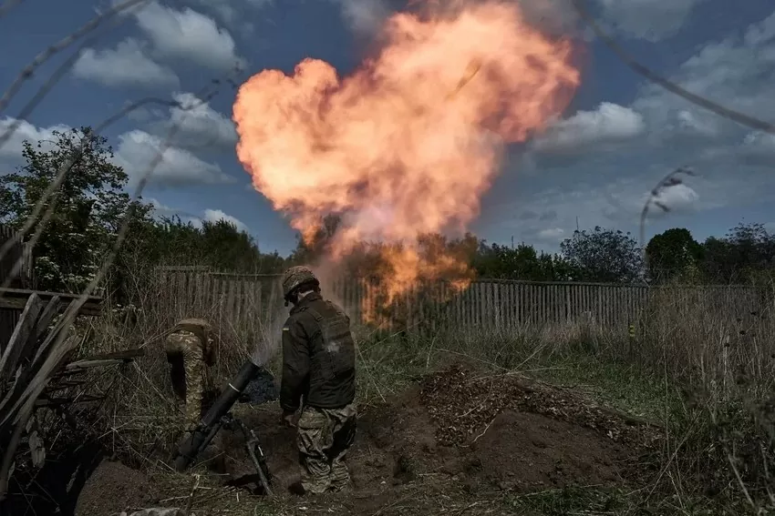 Binh sĩ Ukraine tham chiến tại tỉnh Kharkiv (Ukraine). Ảnh: GETTY IMAGES